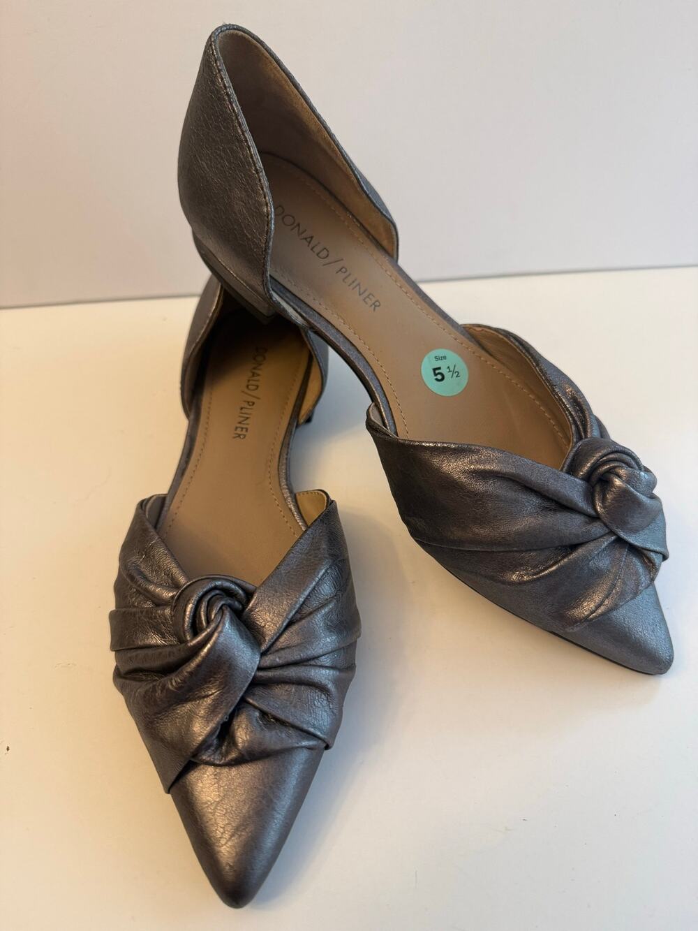 Donald J. Pliner D’Orsay Flats Women’s Size 5.5 Metallic Silver Leather Ruched